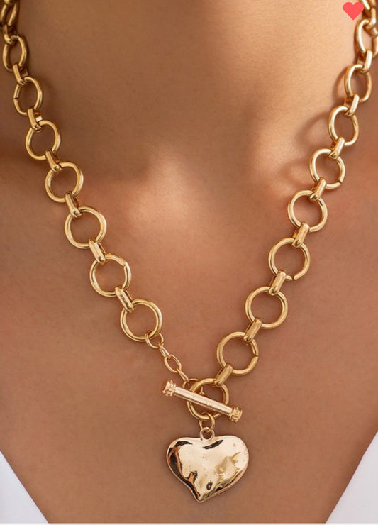 Hammered heart toggle necklace gold
