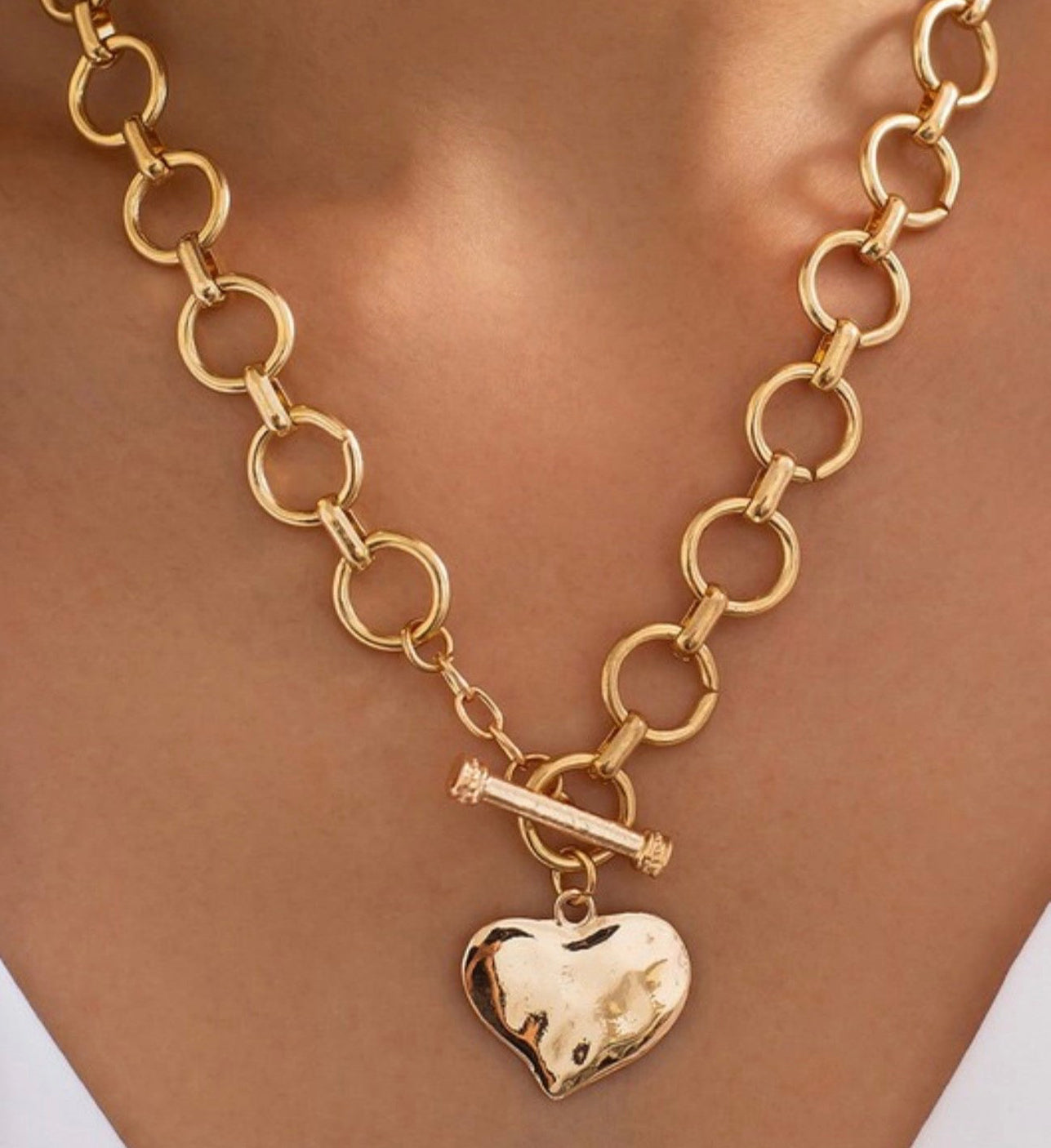 Hammered heart toggle necklace gold